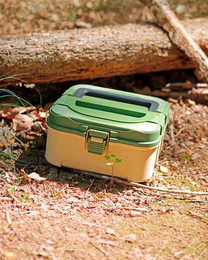 Tackle box travel dog bowl with removable stainless steel insert and screw cap