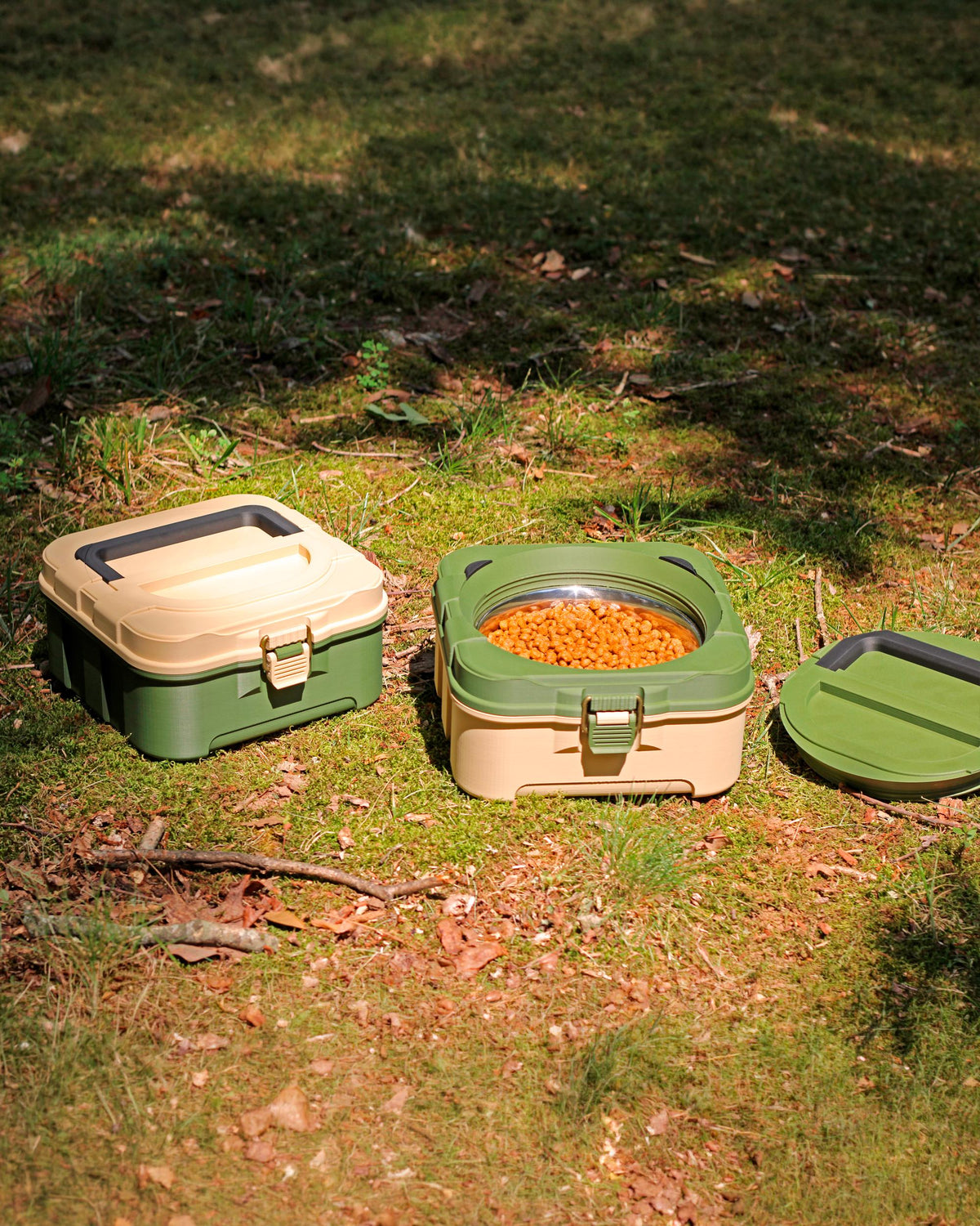 Tackle box travel dog bowl with removable stainless steel insert and screw cap